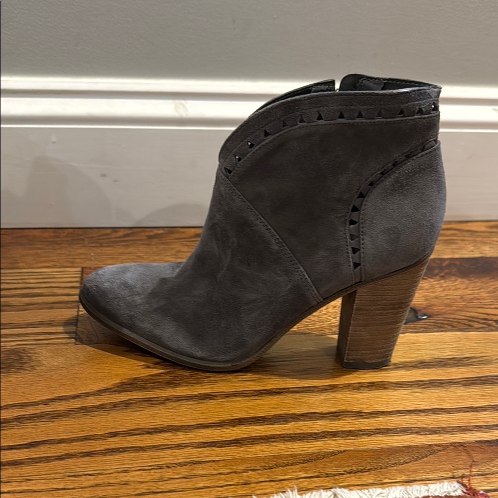 Gray High Heeled Ankle Boots with Chunky Heel and Pointed Toe